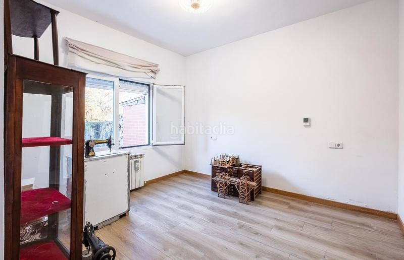 Foto 8e683439-8294-40cf-92a1-92b6e2e04bb8. Casa adossada amb calefacció aparcament a Guadarrama