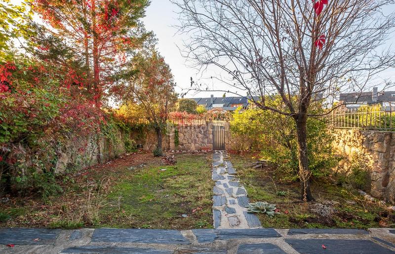 Foto 9e40fed1-d302-4816-bf0c-27d399b7cbb7. Casa adossada amb calefacció aparcament a Guadarrama