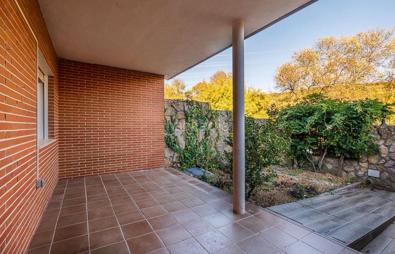 Foto cf2963dd-63a7-4817-974e-8eca387e0fa1. Casa adossada amb calefacció aparcament a Guadarrama