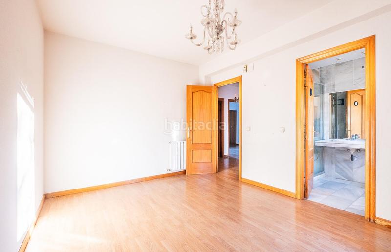 Foto ec5a6490-4d16-4288-b62a-56b8ac82e637. Casa adossada amb calefacció aparcament a Guadarrama