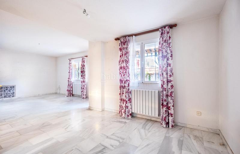 Foto eca5cb01-6361-4b18-ae67-fe11a15f3468. Casa adossada amb calefacció aparcament a Guadarrama