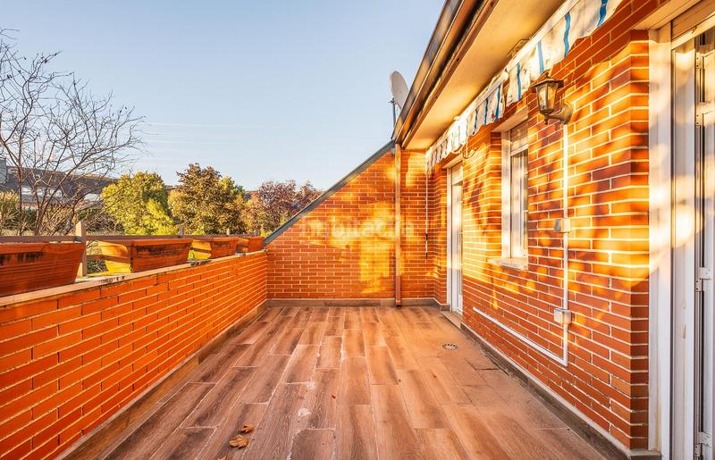 Foto f188bb11-4cbd-4838-bdf2-b6907e03a963. Casa adossada amb calefacció aparcament a Guadarrama