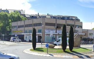 Aparcament cotxe  Calle de clara campoamor. Se vende plaza de garaje para 4 coches o uso de trastero
