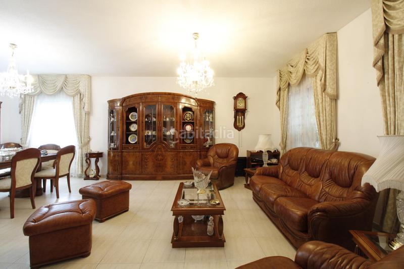 Foto db7c0aaa-fdb9-424e-887c-55e148165189. Chalet venta chalet independiente en zona la estacion en Collado Villalba