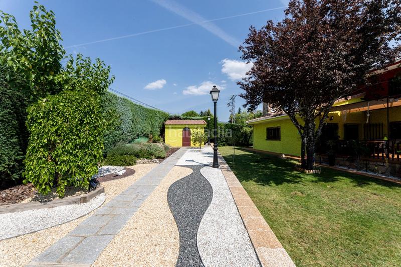 Foto 0a4ba4e6-2dd3-4cd8-b61c-f0ba861c975d. Chalet con riscaldamento parcheggio piscina in Becerril de la Sierra