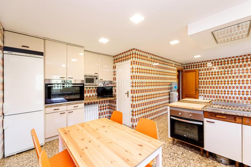 Foto 76b64a6c-3fed-4805-ad74-4a403b40420e. Chalet con riscaldamento parcheggio piscina in Becerril de la Sierra