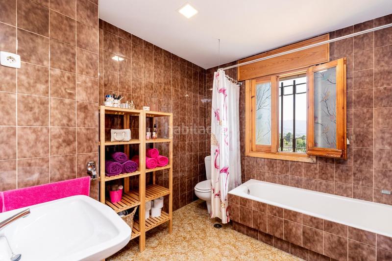 Foto a28249ca-6f54-4e40-b42a-d84b1a2bf225. Chalet con riscaldamento parcheggio piscina in Becerril de la Sierra