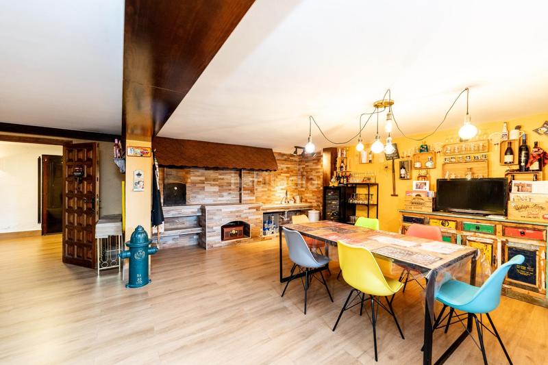 Foto acf785b8-dd6f-42a8-b569-a192ad1916ba. Chalet con riscaldamento parcheggio piscina in Becerril de la Sierra