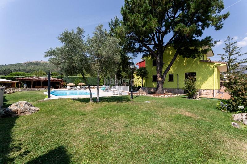 Foto b2fe60ac-de04-4ba3-9170-d05bcb8cf2a4. Chalet con riscaldamento parcheggio piscina in Becerril de la Sierra