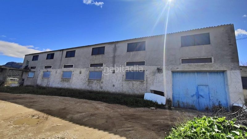 Foto ef143aba-b6f1-480a-9ec4-6d770d21040c. Nau industrial a Pliego