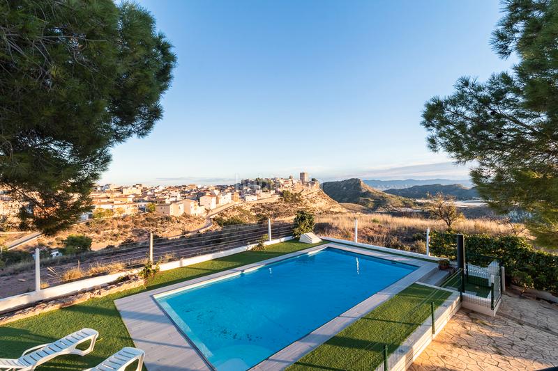 Foto e770b248-2df7-4715-9f3e-edca34f8801a. Chalet con piscina in Aledo