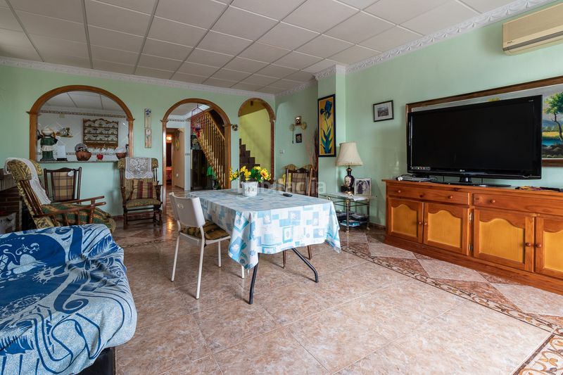 Foto f5ae80b5-d1e3-45c1-a112-f39fff9fdc79. Chalet dans Mula