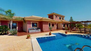 Chalet in Casco Antiguo