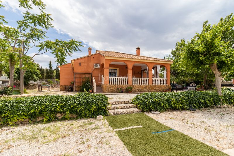 Foto fe4b0207-53c0-4ded-9f15-55779b6454a7. Chalet avec piscine dans Pliego