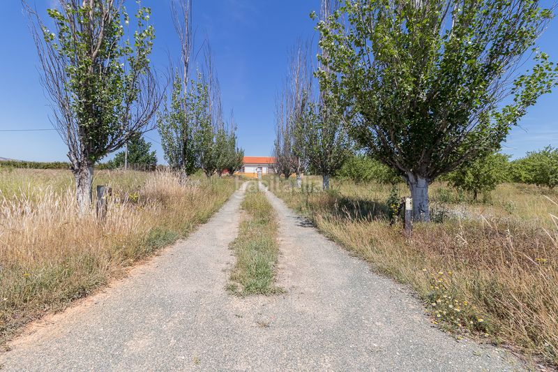 Foto 85e86001-bc1a-4849-9f96-87186785a922. Masia amb aparcament a Mula