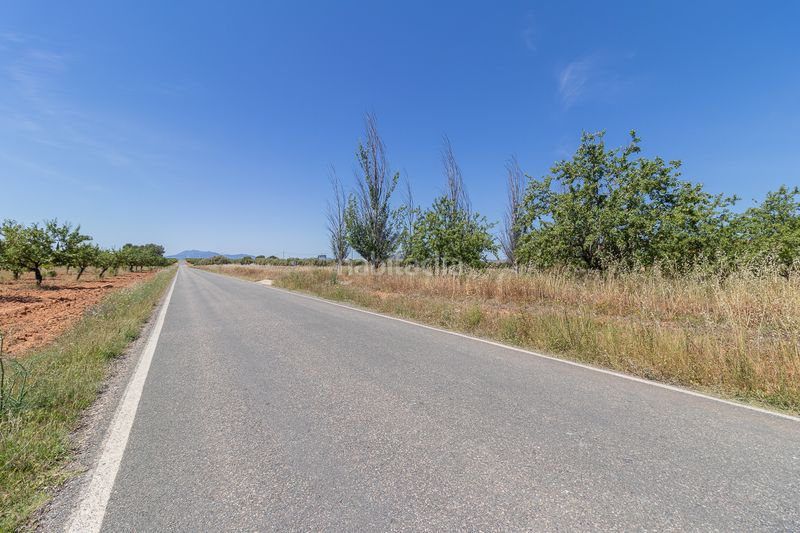 Foto addc9115-52a4-47c6-b94b-fe2a0f3a34a3. Masia amb aparcament a Mula