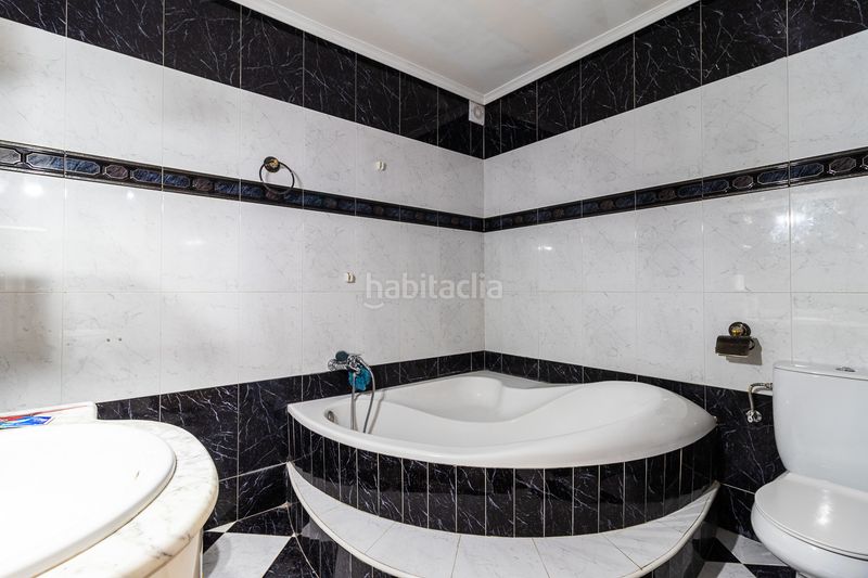Foto 49141615-2f7f-44bd-b441-b9eeb36c333c. Masia amb aparcament a Plan