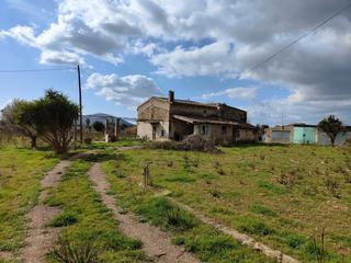 Mas à Búger. Finca con casas en búger