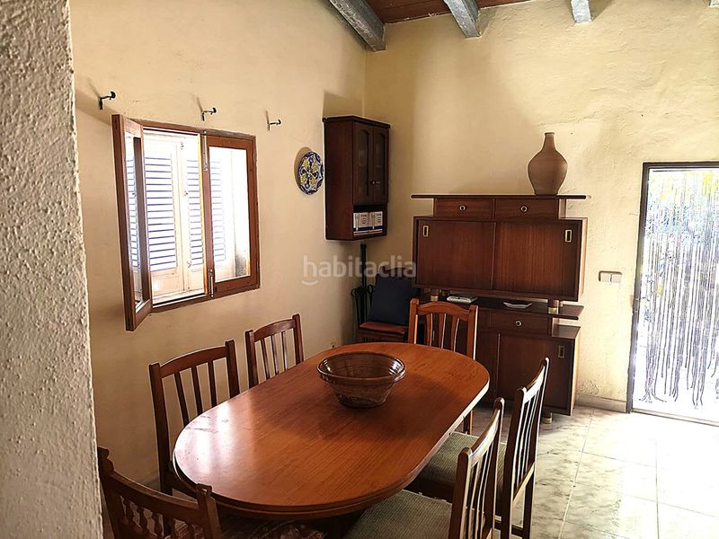Foto e4f6b24e-6caf-448d-a918-37b4e41723fc. Masia amb xemeneia a Muro