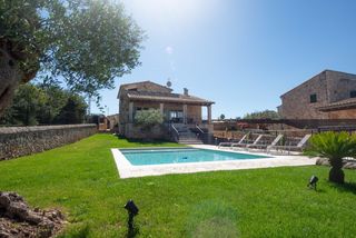 Chalet in Sineu. Elegante chalet en sineu