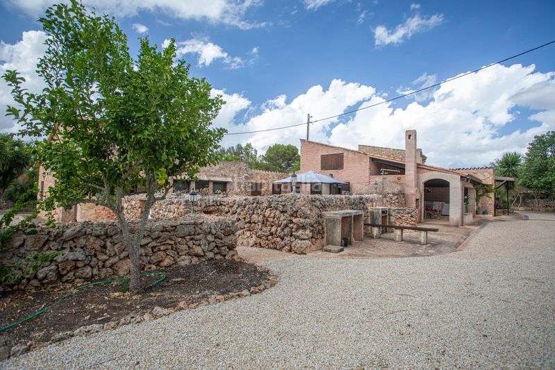 Foto f19d2938-506b-462b-99c5-4670e748398f. Casa amb calefacció aparcament piscina a Sencelles