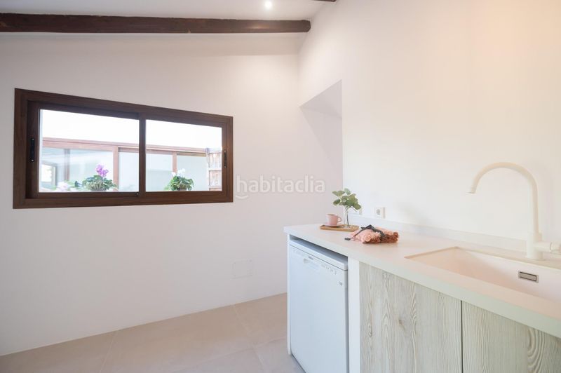 Foto de9400df-53ef-4170-9881-e3b47f1e5e09. Casa amb piscina a Campanet