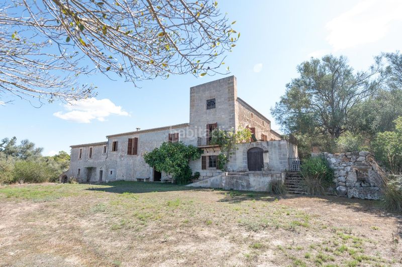 Foto 6a90f782-b29d-4fc4-b93c-19d20d2474e7. Masia amb calefacció aparcament a Sineu