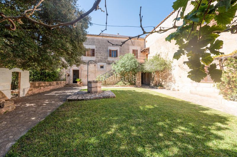 Foto f4e6f641-8b4d-407e-8ea4-6d6e48798482. Masia amb calefacció aparcament a Sineu