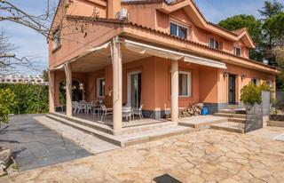 Chalet en Los Arcos-Viviero. Disfrute de unas maravillosas vistas a la sierra de madrid desde