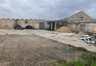 Terreno residencial en Dosbarrios. Espectacular terreno  1450 m2     urbanizable