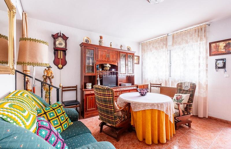 Foto a2e5d91b-c169-4459-becf-c3bb38ad2c1f. Casa adosada magnífica vivienda céntrica en el álamo !!! en Álamo (El)