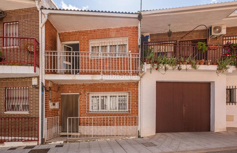 Foto b3b0faca-6509-4dd4-9e7a-a4456085cd20. Casa adosada magnífica vivienda céntrica en el álamo !!! en Álamo (El)