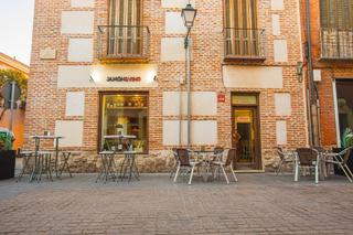 Umzug Geschäftsraum  Calle de santiago. Se traspasa  bar en pleno funcionamiento en el casco histórico d