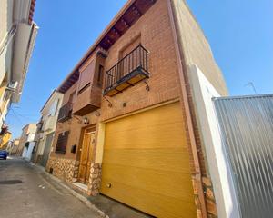 Mas à Dosbarrios. Maravillosa casa unifamiliar cerca del centro