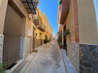 Masia a Dosbarrios. Casa de pueblo en dosbarrios oportunidad única a reformar