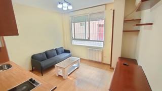 Apartament a Buena Vista. Carabanchel alto apartamento amueblado en planta baja.