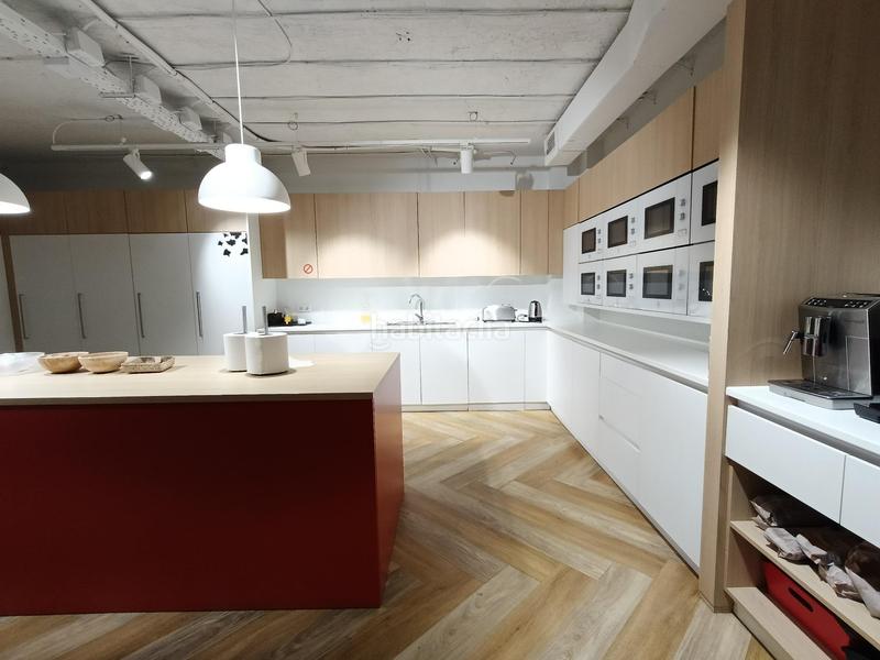 Foto 3b74f561-2338-4f36-9b51-4da9af4e79f5. Rent office space with heating in Almagro Madrid