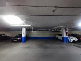 Aparcament cotxe  N/a. Vendo plaza de garaje zona centro plaza de toros fuengirola