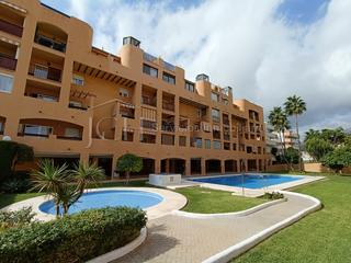 Appartement à Los Pacos. Bonito piso de 2 dormitorios con piscina terraza y garaje en fue