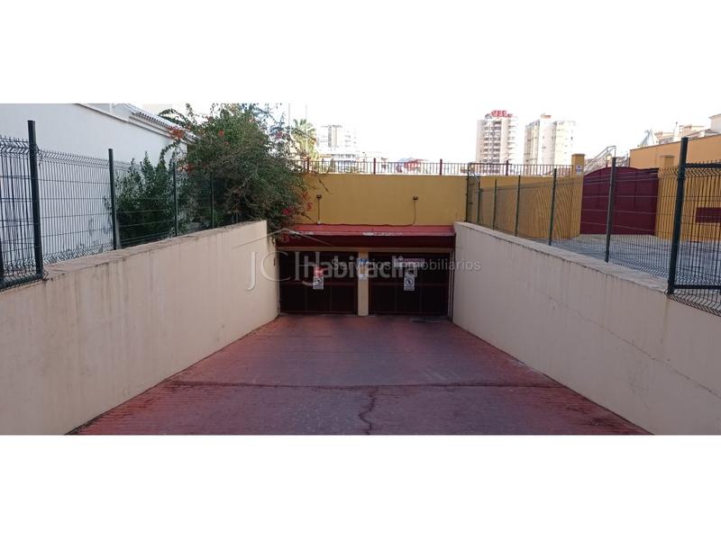 Foto 10c8d88e-f528-48ed-b675-e11cbe890d6a. Parking coche en avenida alcalde clemente díaz ruiz 4c plaza de garaje en venta centro , estación de tren en Fuengirola
