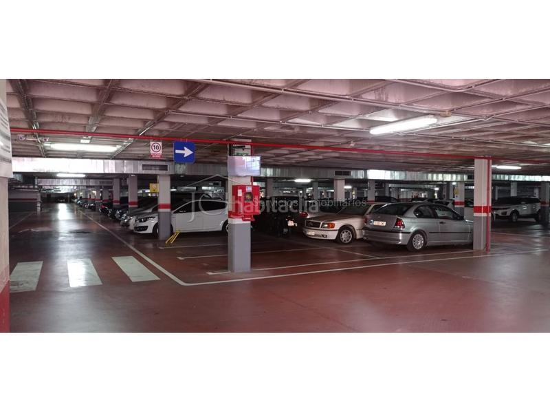 Foto 6d1dc909-679e-4c90-8684-95cc1750cd9f. Parking coche en avenida alcalde clemente díaz ruiz 4c plaza de garaje en venta centro , estación de tren en Fuengirola
