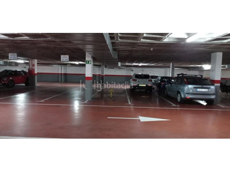 Foto 755351ea-b042-400e-80ef-7a24f8093925. Parking coche en avenida alcalde clemente díaz ruiz 4c plaza de garaje en venta centro , estación de tren en Fuengirola