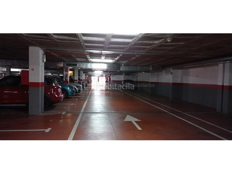 Foto 97e244ad-054b-4e2b-bcf6-f55584e3c9e5. Parking coche en avenida alcalde clemente díaz ruiz 4c plaza de garaje en venta centro , estación de tren en Fuengirola