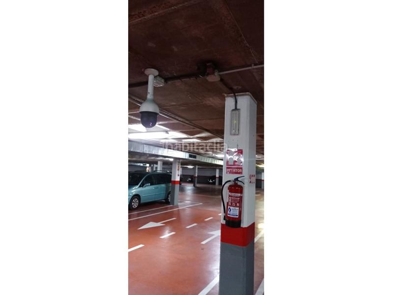 Foto bdea1002-f72c-499d-8b1c-ca2e9293a52c. Parking coche en avenida alcalde clemente díaz ruiz 4c plaza de garaje en venta centro , estación de tren en Fuengirola