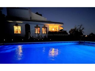 Casa a Mijas pueblo. Lujosa villa independiente con piscina jardín y garaje, mijas co