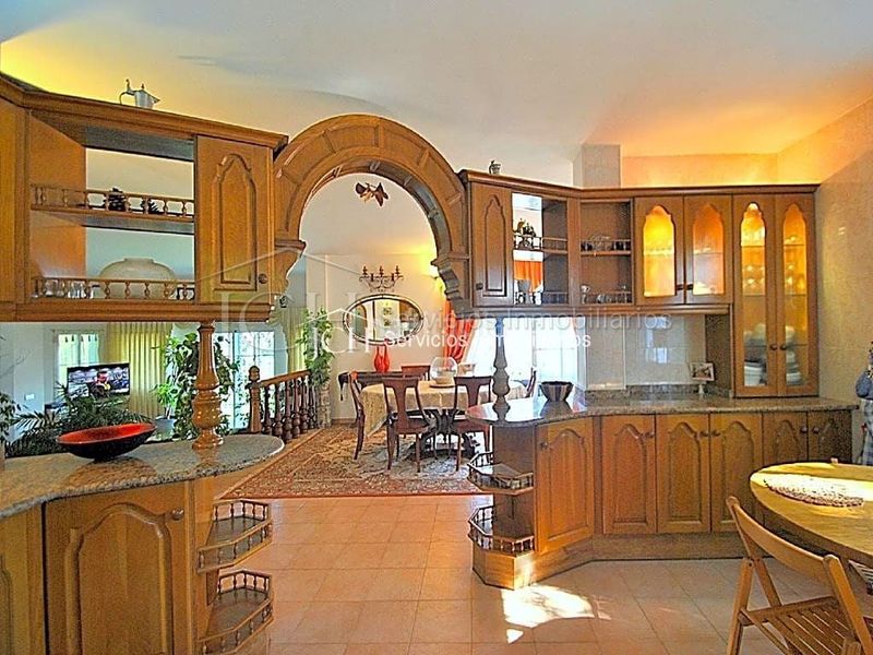 Foto 3562a5a8-3bbd-4a1a-af0d-e982dfb6f359. Casa amb aparcament piscina a Mijas pueblo Mijas