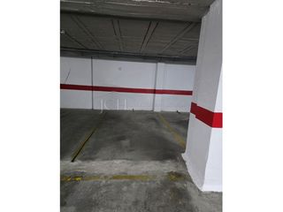 Aparcament cotxe a Avenida Ramon Y Cajal