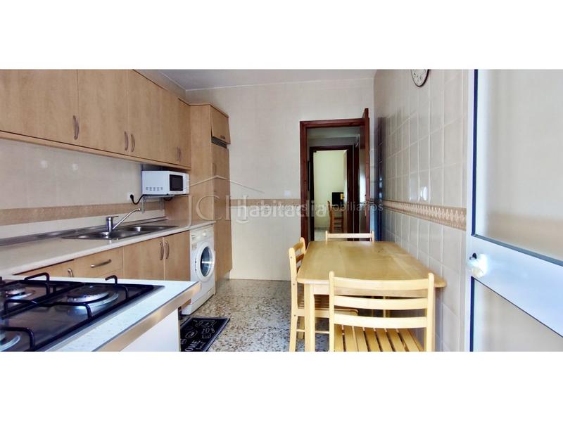 Foto 0ecd3ca0-04f8-4e33-9123-96bb63558ad2. Casa en calle san carlos 4 casa de 4 dormitorios, con patio y solárium en las lagunas en Mijas