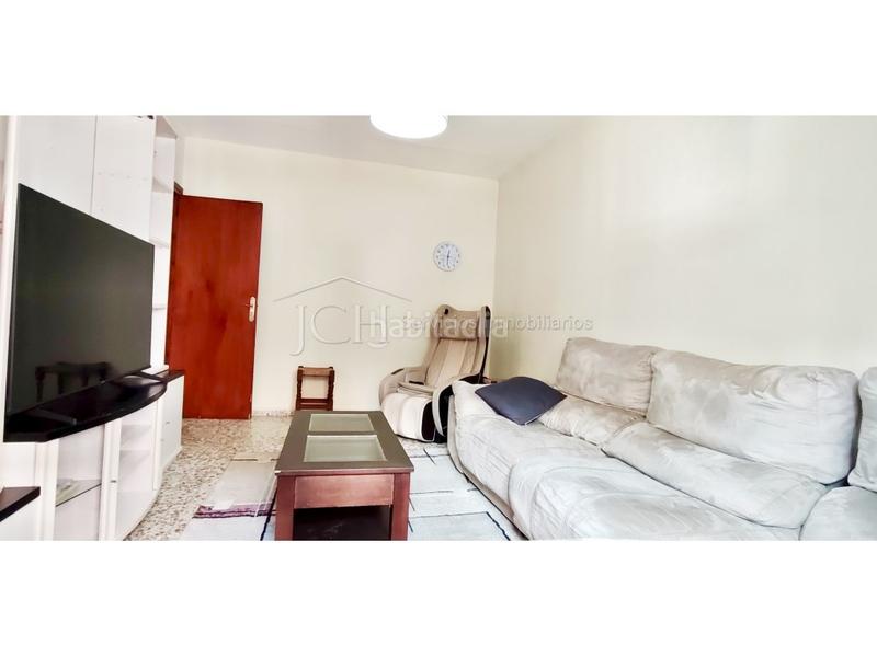 Foto 21736634-96f5-4508-8356-38ebae748359. Casa en calle san carlos 4 casa de 4 dormitorios, con patio y solárium en las lagunas en Mijas