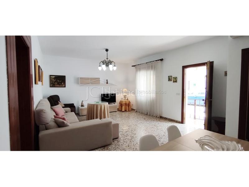 Foto 2251e984-fa84-4c72-a1d8-2261588a6564. Casa en calle san carlos 4 casa de 4 dormitorios, con patio y solárium en las lagunas en Mijas